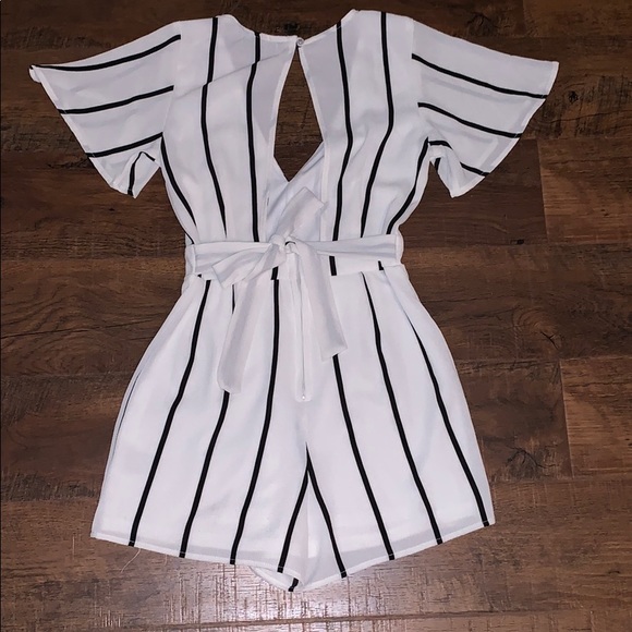 BLACK AND WHITE ROMPER - Picture 2 of 3